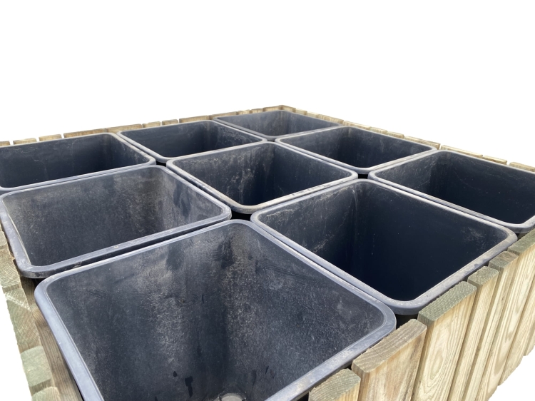 drewniana-grzadka-podwyzszona-80x80x30-z-9-plastikowymi-wkładami