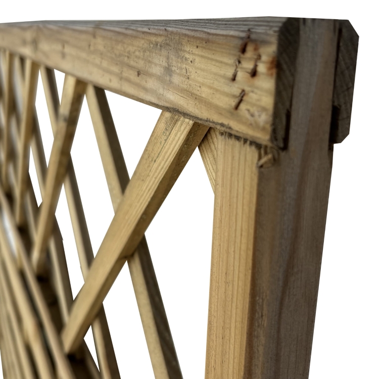 plot-lamelowy-z-kratka-180x180-w-ramie-3x4