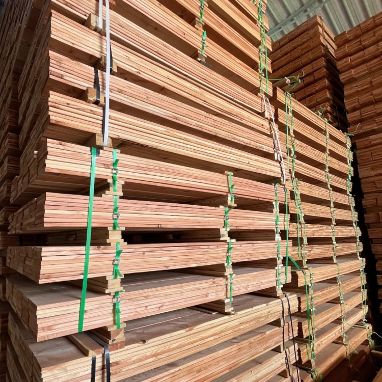 deski-modrzewiowe-15x150x1800-gotowe-do-wysylki